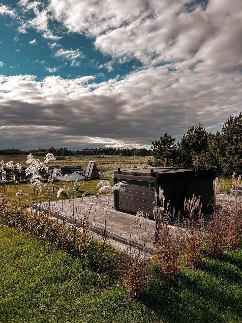 Hot Tub, Garden view