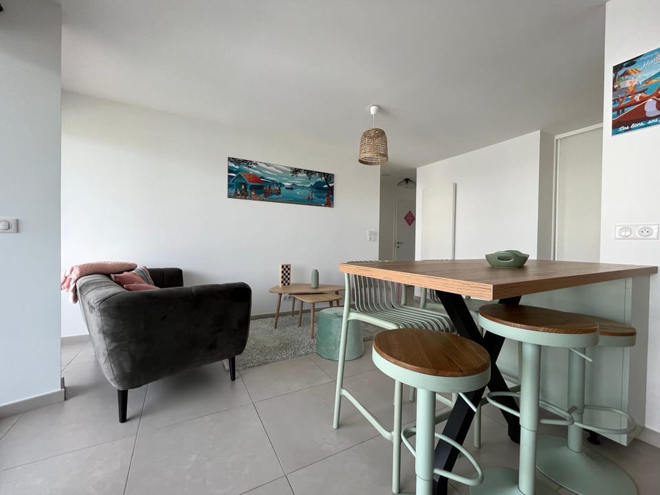 Living room, Dining area