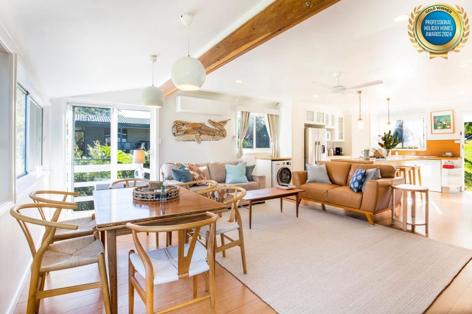 Reflections Pet Friendly Waterfront House in Saint Georges Basin