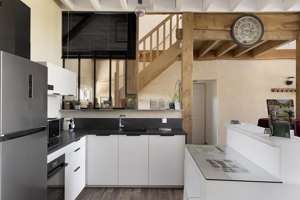 Property building, Kitchen or kitchenette, Living room
