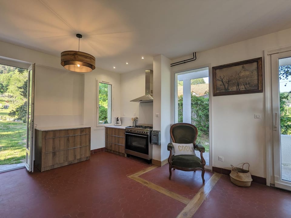 Maison rénovée avec piscine, parc arboré et proche de la gare à Chamalières-sur-Loire - FR-1-582-469 House in Auvergne-Rhône-Alpes