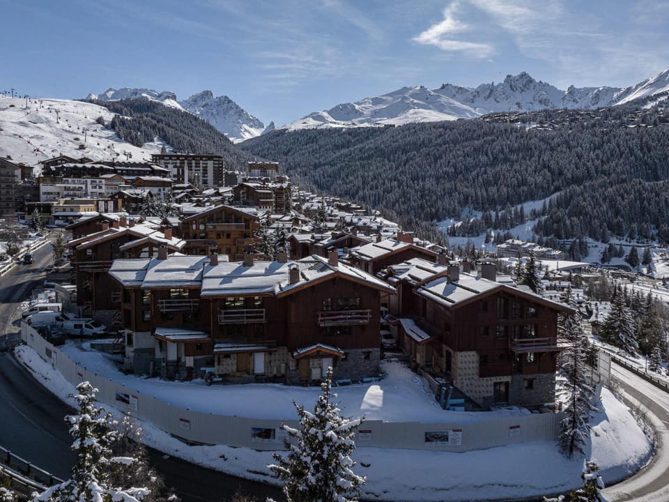 Chalet mitoyen exceptionnel à Courchevel 1650, 4 chambres en suite, animaux admis - FR-1-563-137 Chalet in Saint-Bon-Tarentaise