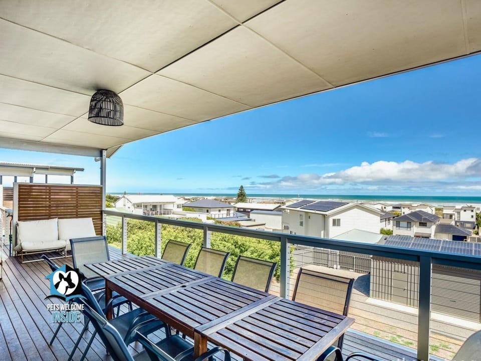 Nearby landmark, Neighbourhood, Bird's eye view, Seating area, Dining area, Sea view, Sunrise, Sunset