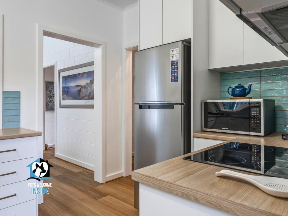 Decorative detail, Communal kitchen, hair dresser, kitchen