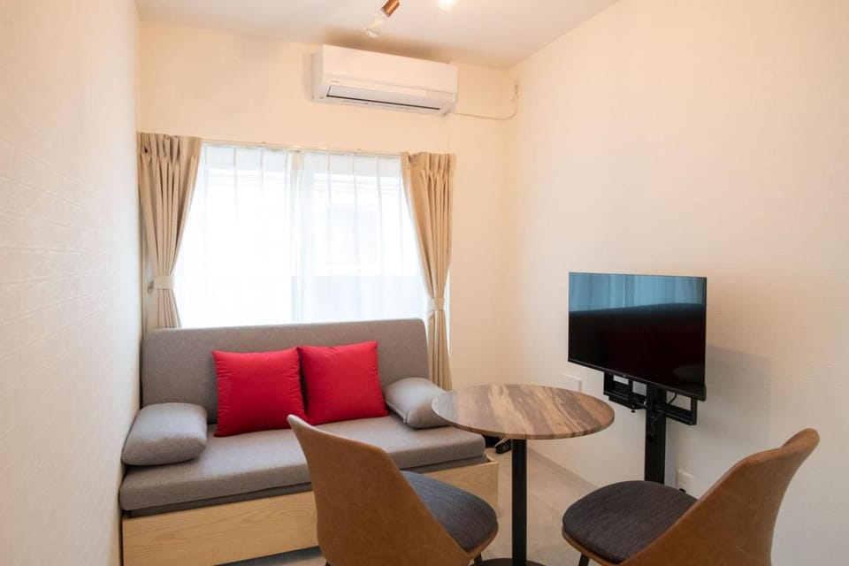 TV and multimedia, Living room, Seating area, air conditioner