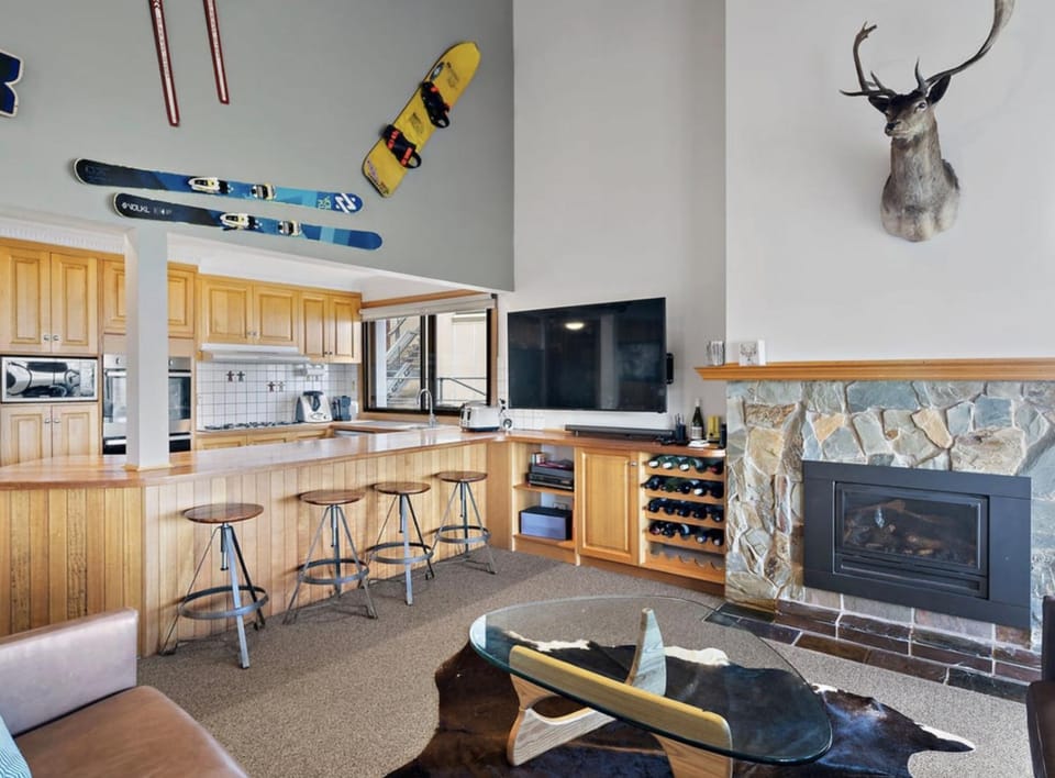 Lawlers 8 Apartment in Hotham Heights