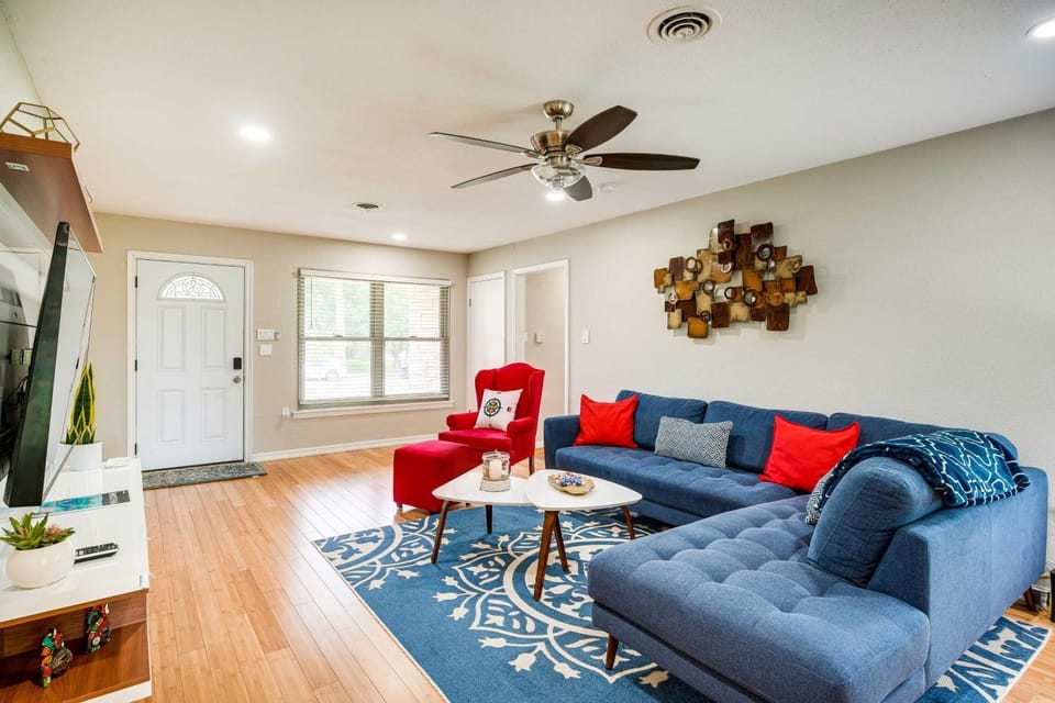 Spacious Yard: Pet-Friendly Home in San Antonio! House in San Antonio