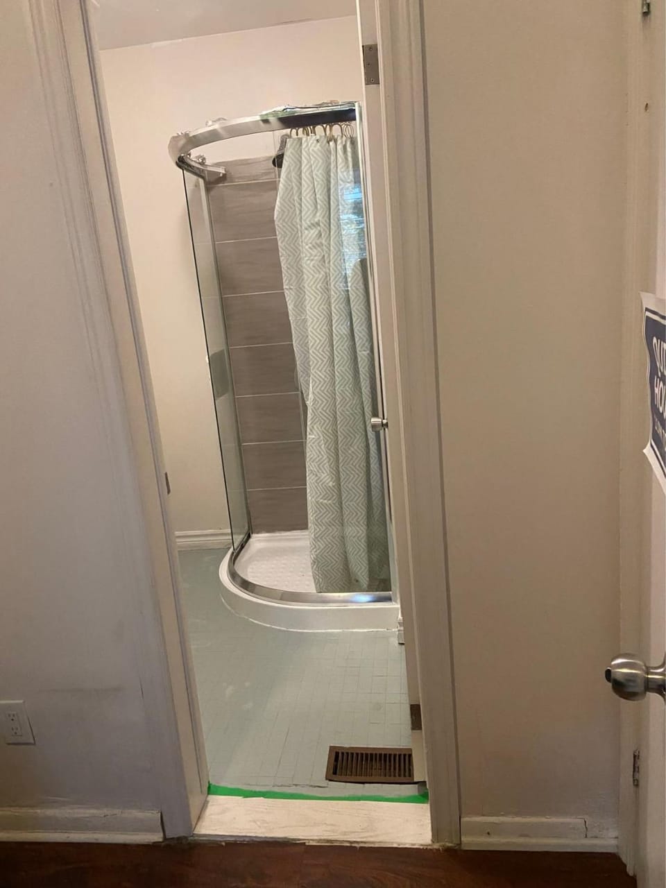 BUDGET Triple Room with En Suite Bathroom 36A Bed and Breakfast in Toronto