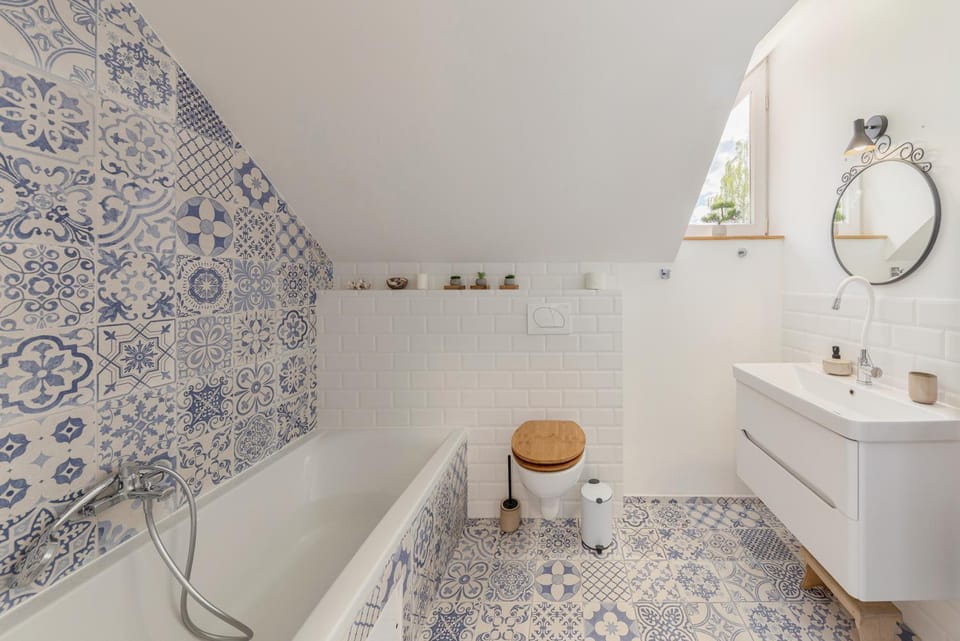 Shower, Toilet, Bathroom, Bath