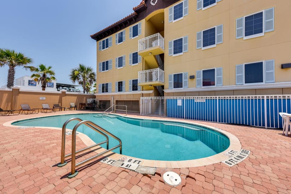Pet-Friendly Fernandina Beach Condo: Walk to Beach House in Fernandina Beach