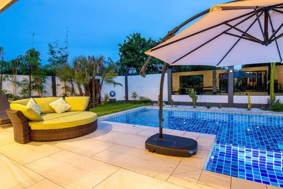Patio, Balcony/Terrace, Seating area, Pool view, Swimming pool, Swimming pool, sunbed