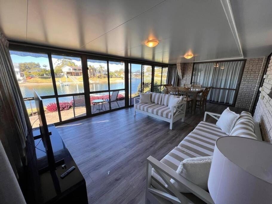 Waterfront Bliss House in Port Macquarie