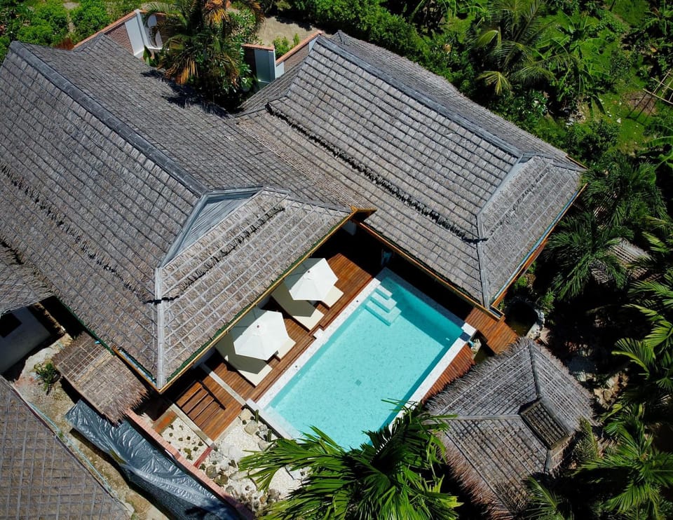 Property building, Pool view, Swimming pool, sunbed