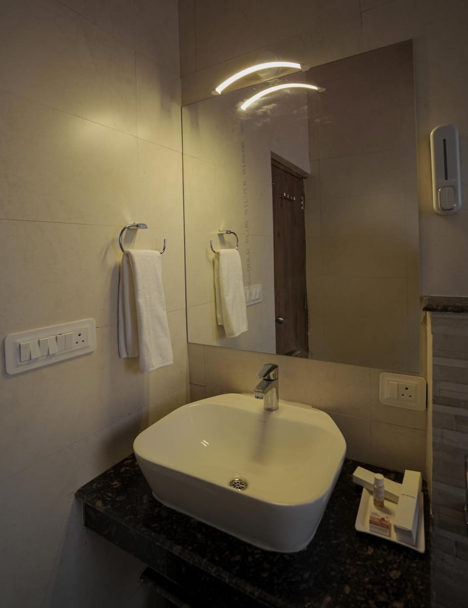 Bathroom, towels