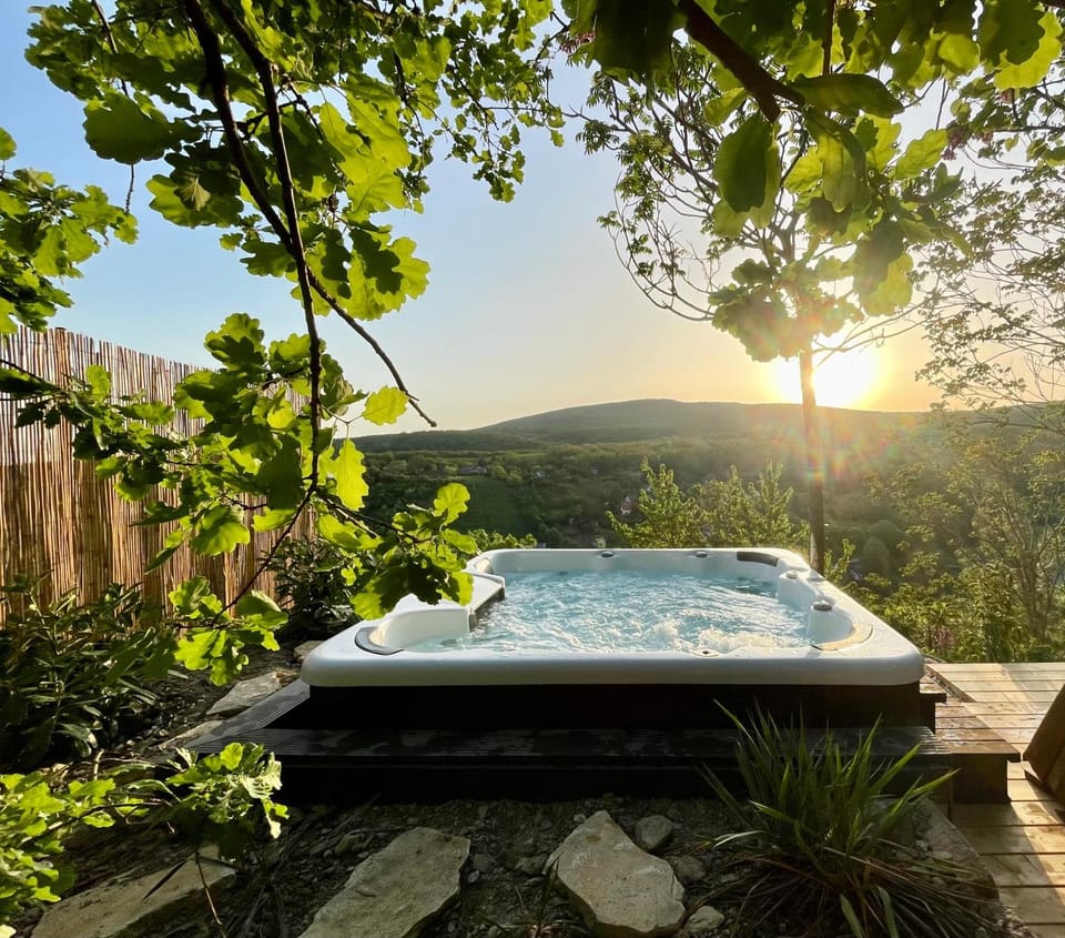 Hot Tub, Mountain view