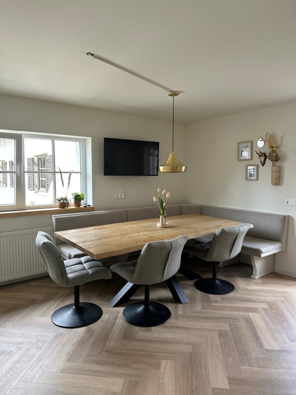 TV and multimedia, Dining area
