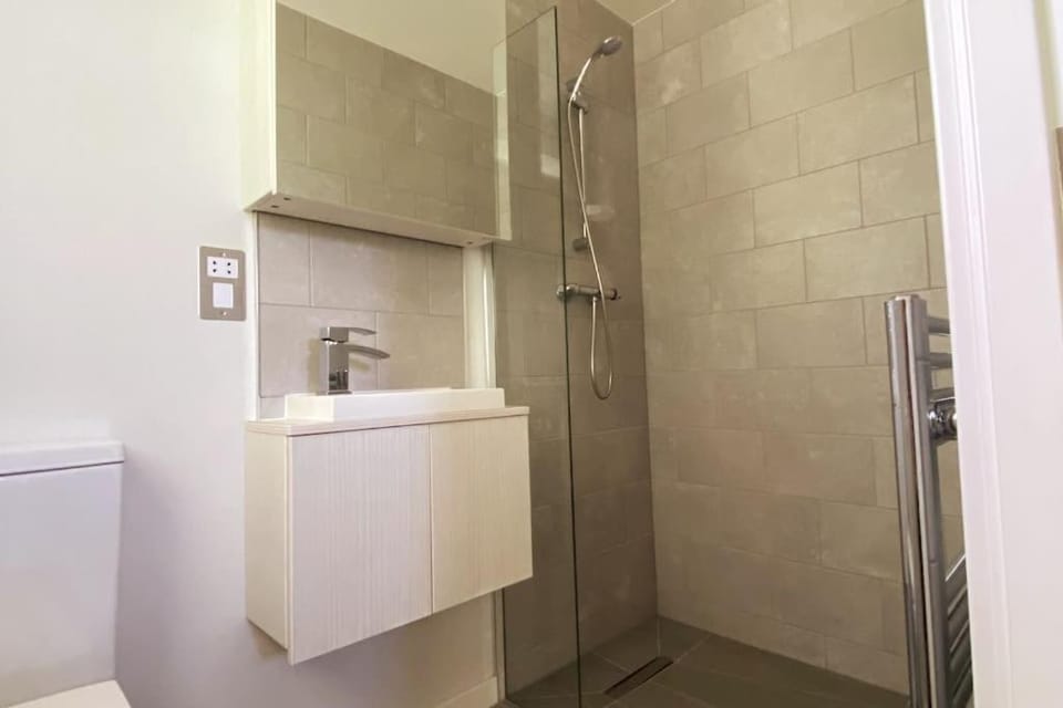 Gorstage Meadows Luxury 2 Bedroom Lodge in Rural Cheshire House in England