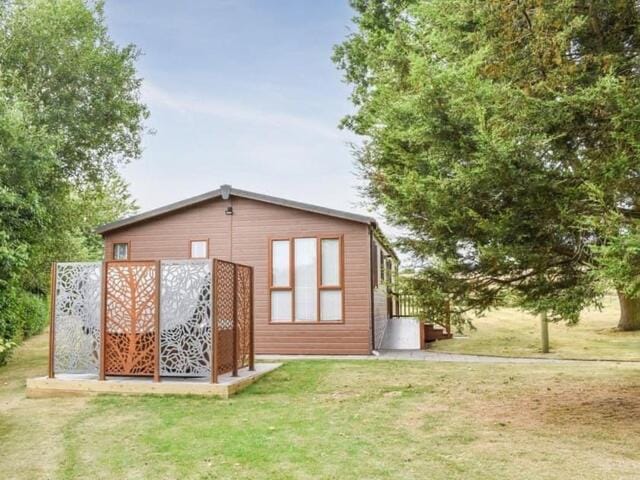 Gorstage Meadows Luxury 2 Bedroom Lodge in Rural Cheshire House in England