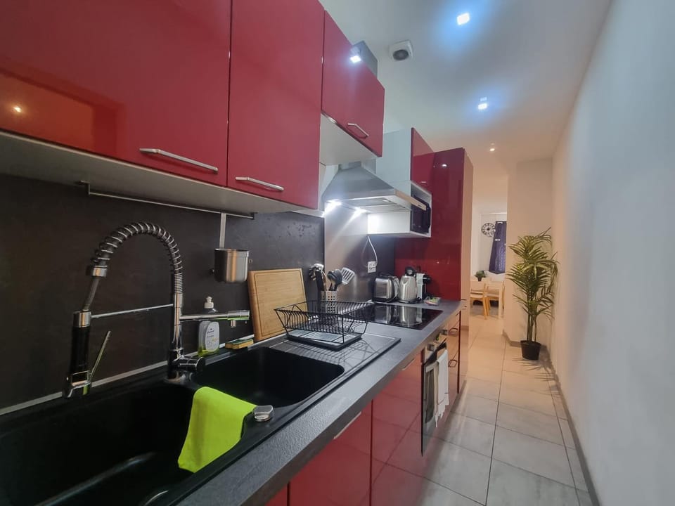 CARNIER avec Parking Apartment in Avenue du Carnier