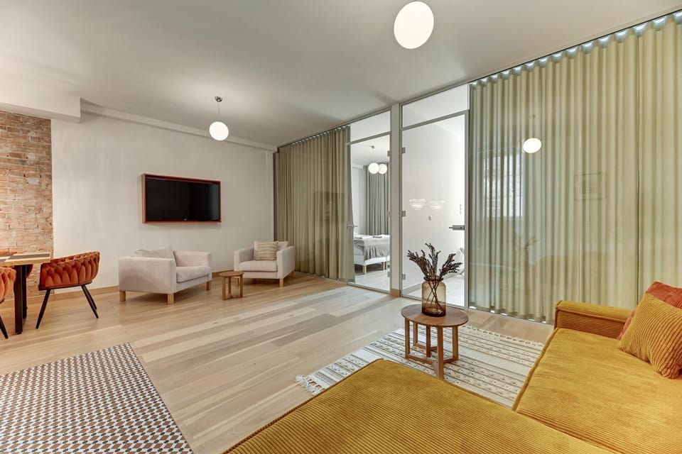 TV and multimedia, Living room, Photo of the whole room, Decorative detail, Area and facilities