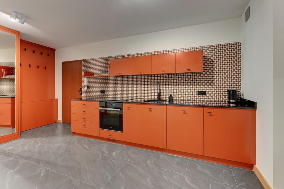 Kitchen or kitchenette, Photo of the whole room, Decorative detail, Dining area, Area and facilities, kitchen