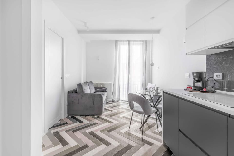 Kitchen or kitchenette, Seating area
