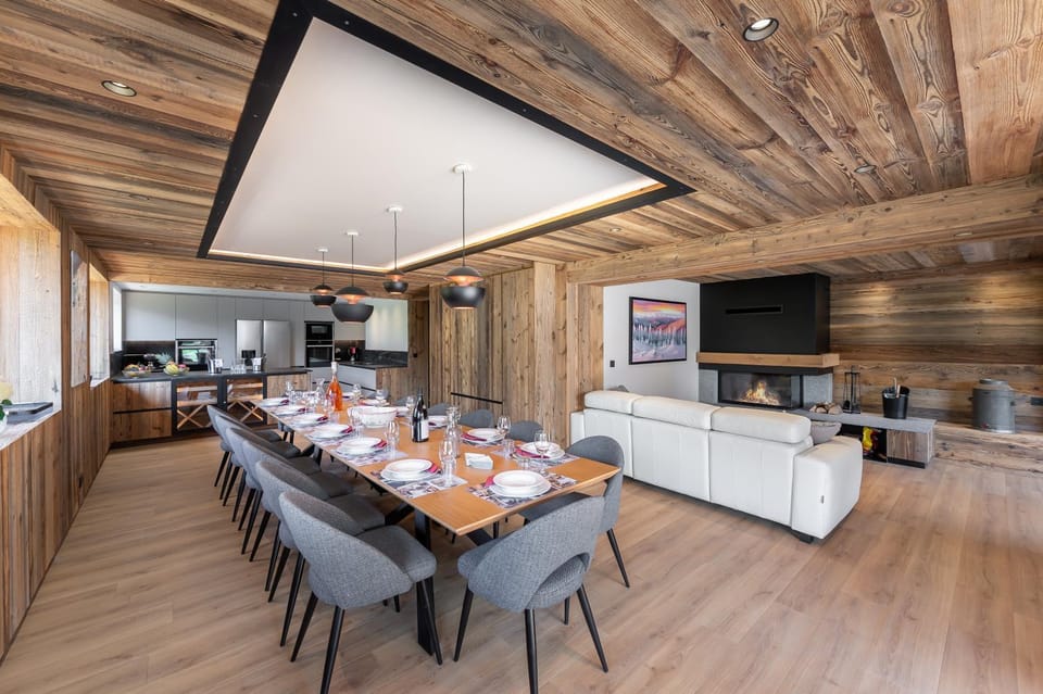 Chalet Carriaz Meribel Village 14pers à 5min à pieds des pistes et commerces Chalet in Les Allues