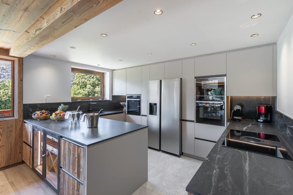 Chalet Carriaz Meribel Village 14pers à 5min à pieds des pistes et commerces Chalet in Les Allues