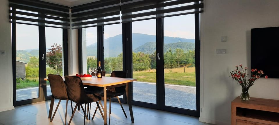Dining area, Mountain view