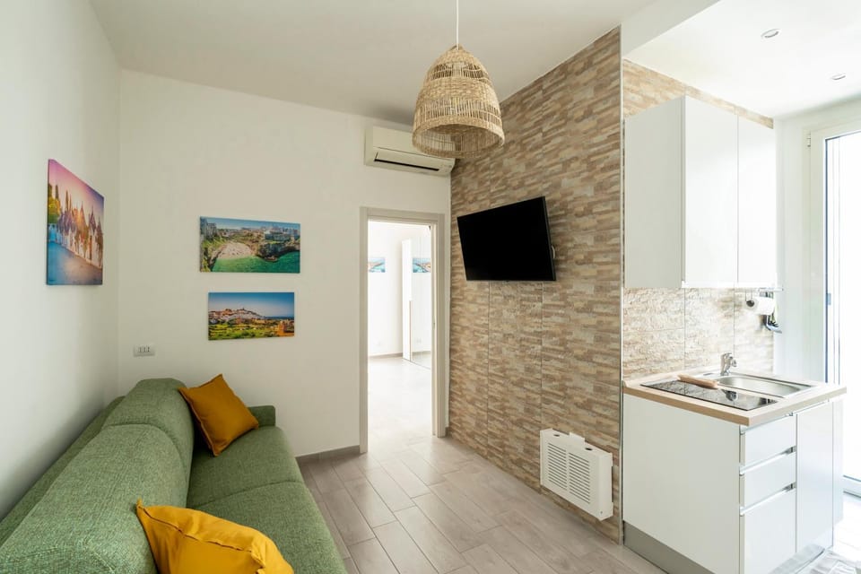TV and multimedia, Kitchen or kitchenette, Living room
