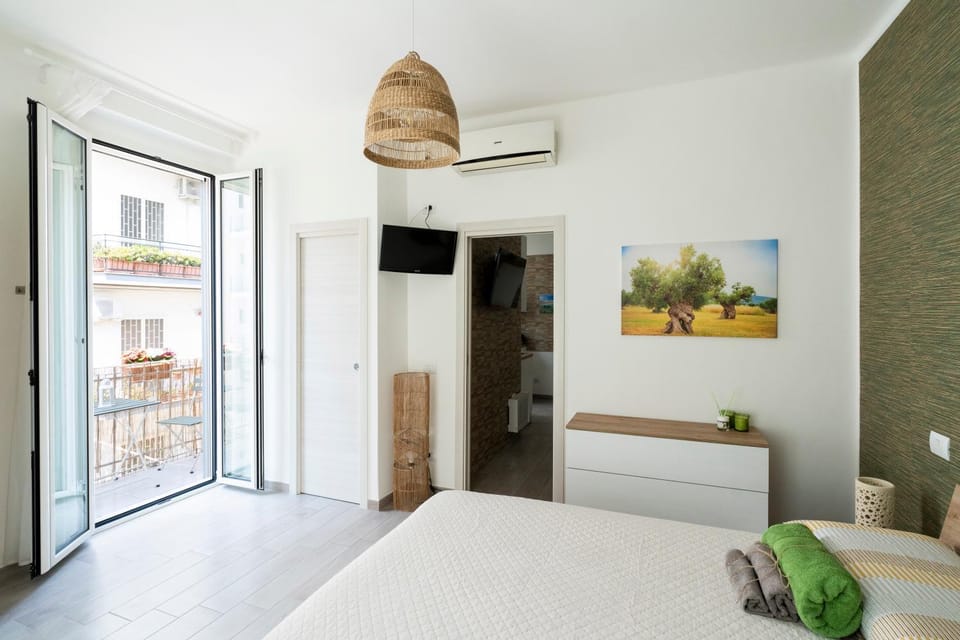 Bed, TV and multimedia, Photo of the whole room, Bedroom, air conditioner