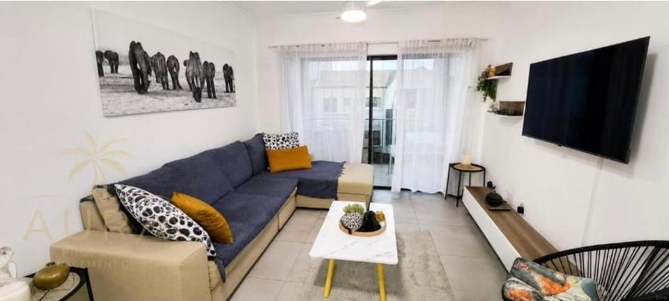 Ballito Coastal Bliss - Entire 3-bed Luxury, Wifi, Parking, Gym, Swimming Pool in Excellent Location! Apartment in Dolphin Coast