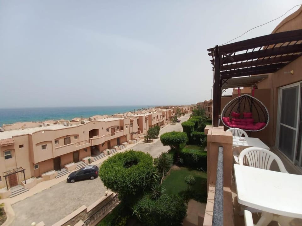 Sea Breeze شاليه مواجة للبحر Empire Resort العين السخنة Apartment in South Sinai Governorate