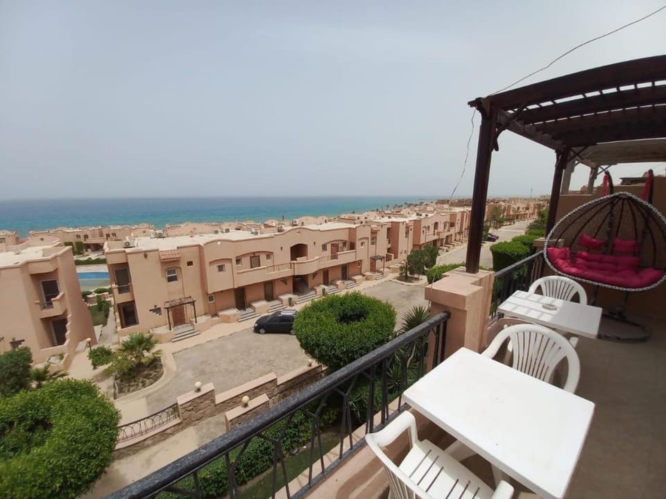 Sea Breeze شاليه مواجة للبحر Empire Resort العين السخنة Apartment in Egypt
