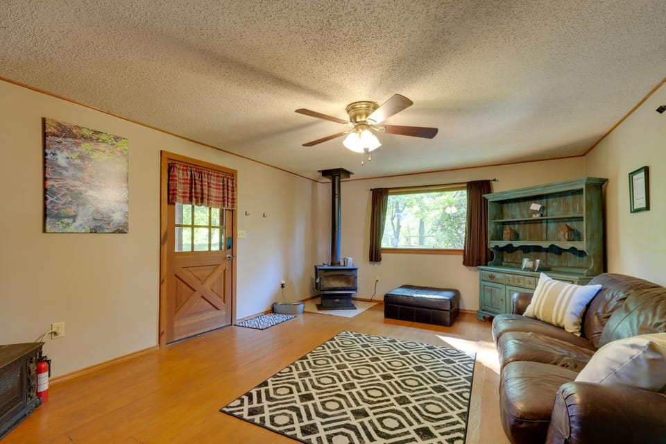 Spacious Yard + Fire Pit: Afton Family Cabin! Cabin in Cherokee Reservoir