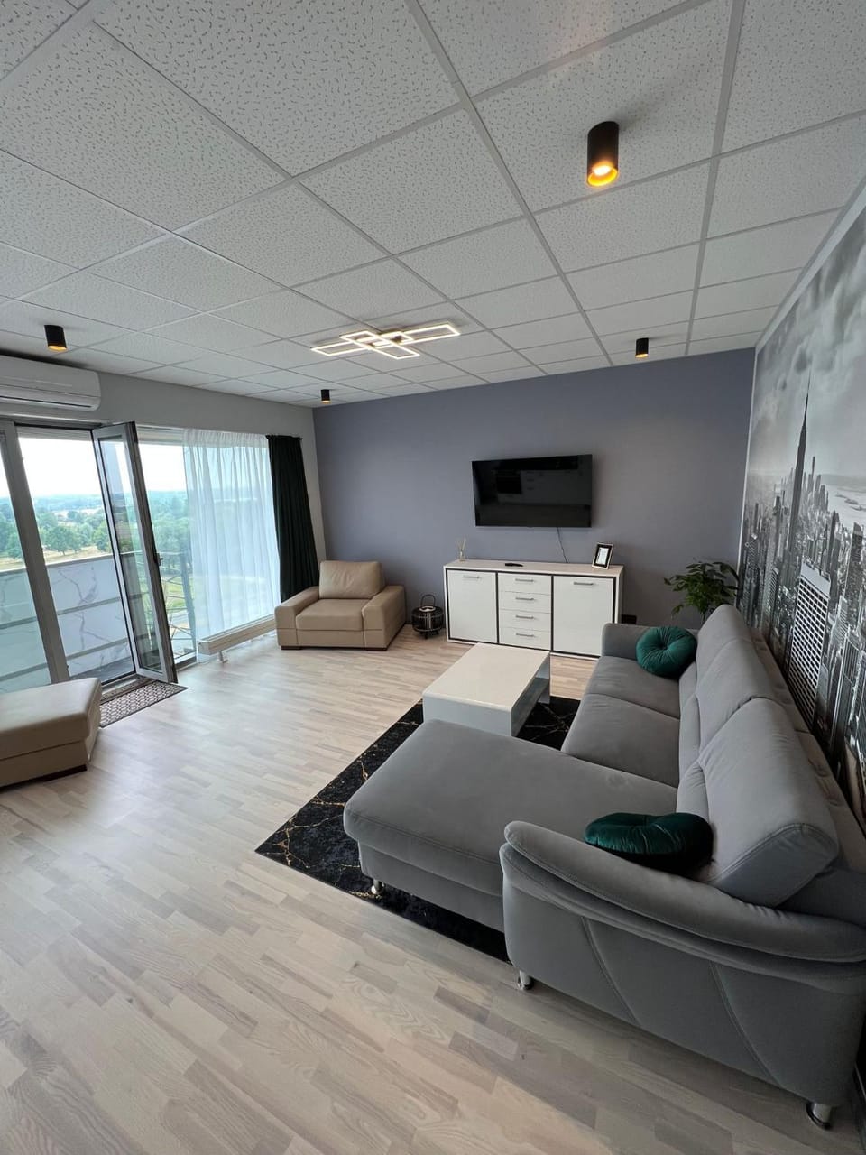TV and multimedia, Seating area, Evening entertainment