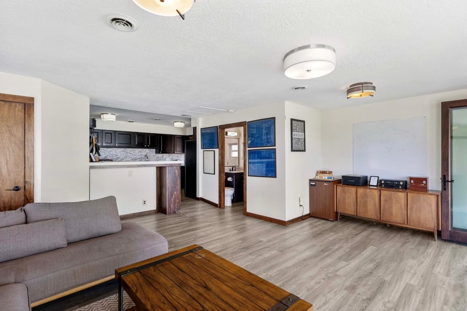 Lakefront Washington Home with Private Pool and Sauna House in Moses Lake