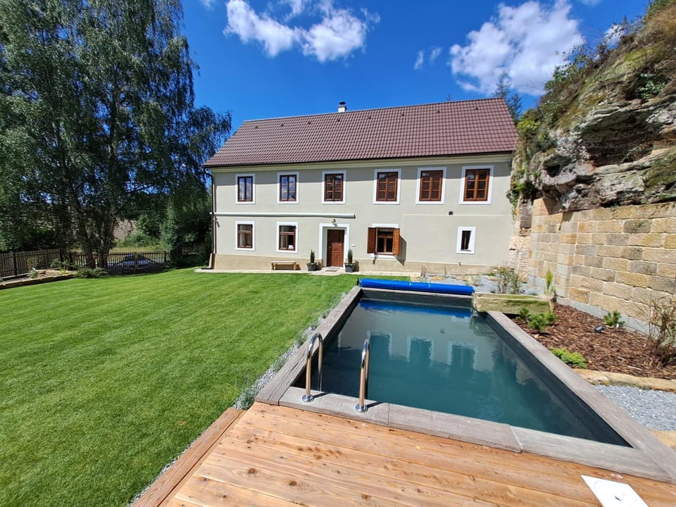 Property building, Balcony/Terrace, Spa and wellness centre/facilities, Swimming pool, Open Air Bath