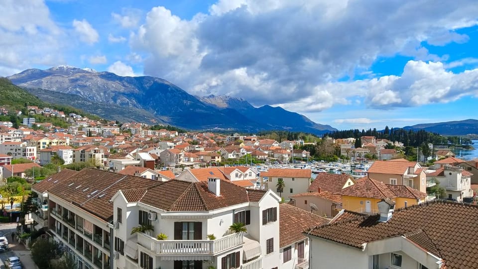 View (from property/room), City view, Mountain view, Sea view