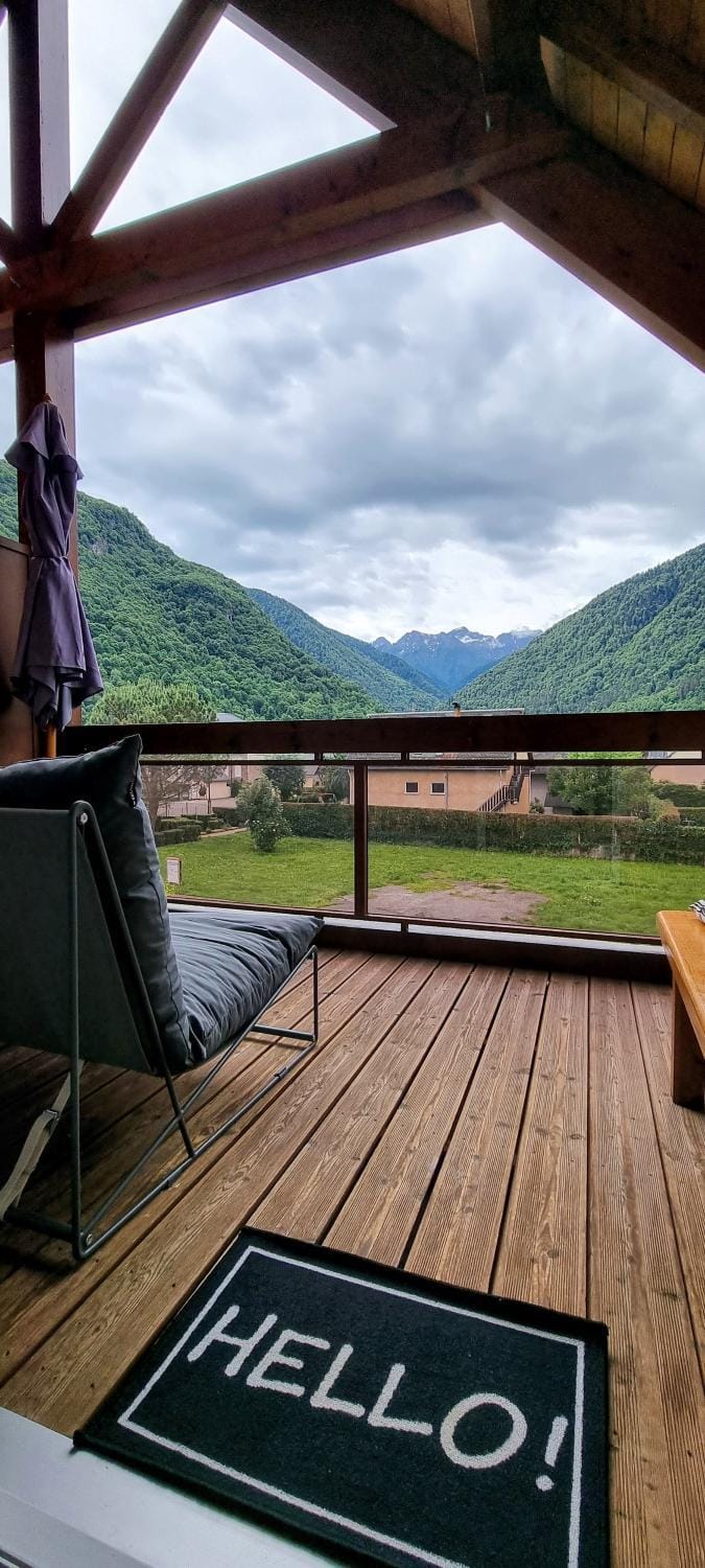 View (from property/room), Balcony/Terrace, Mountain view