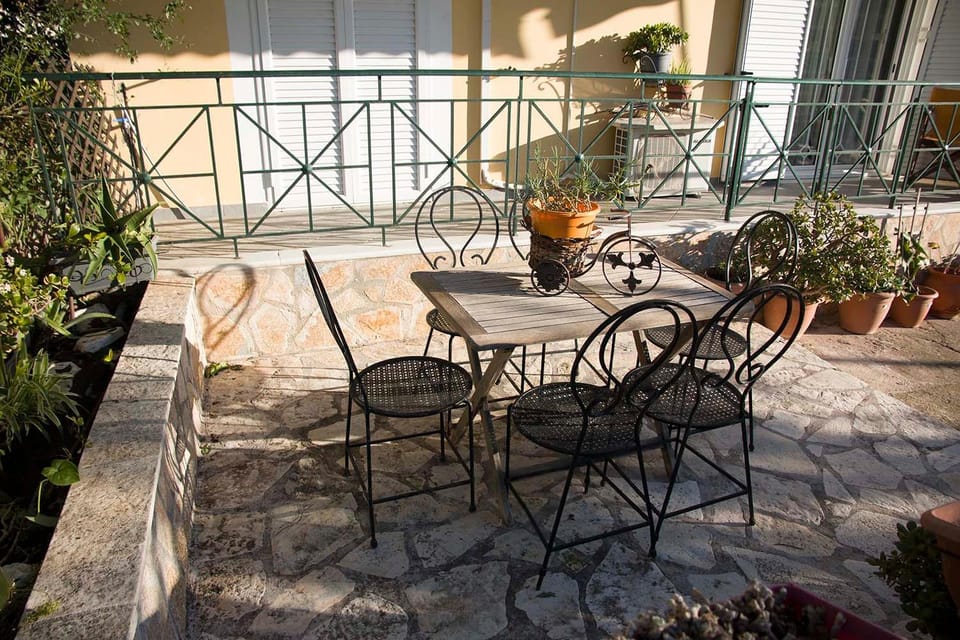Property building, Patio, Garden