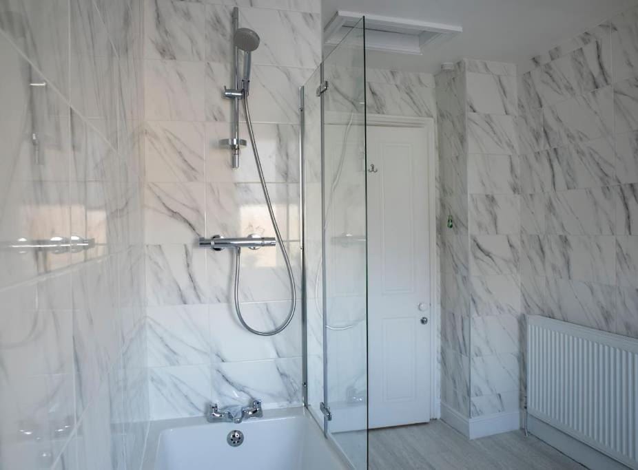 Valley Road, Fabulous 4 bedroom house House in Harrogate