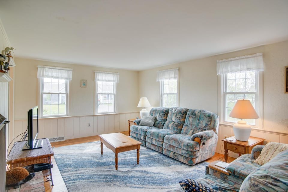 Walk to Beach: Chatham Gem w/ Ocean-View Sunroom! House in Harwich