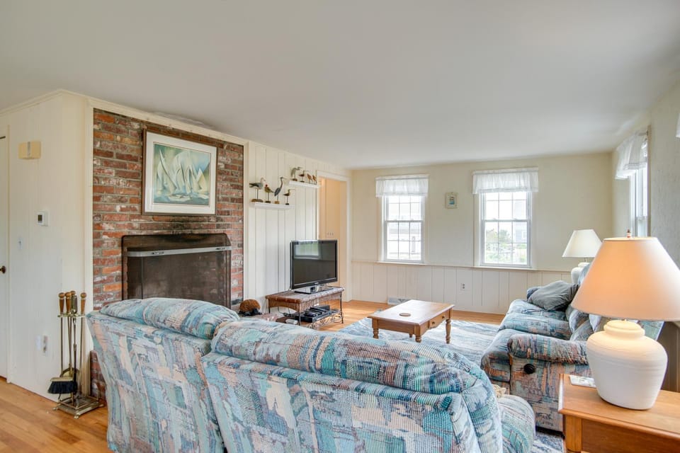 Walk to Beach: Chatham Gem w/ Ocean-View Sunroom! House in Harwich