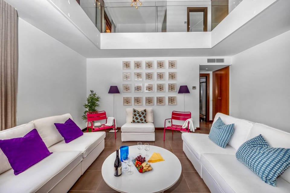 Living room, Seating area, air conditioner
