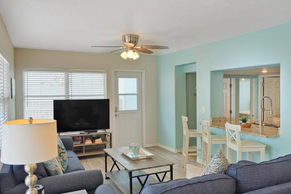 Breezy Bungalow A and B House in Bradenton Beach
