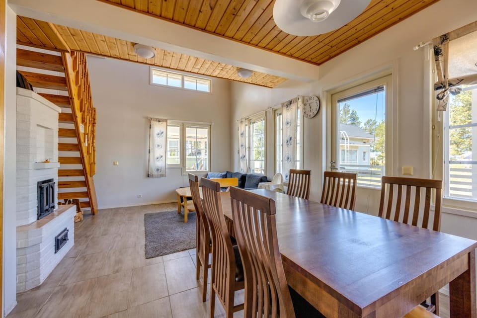 Kitchen or kitchenette, Living room, Dining area