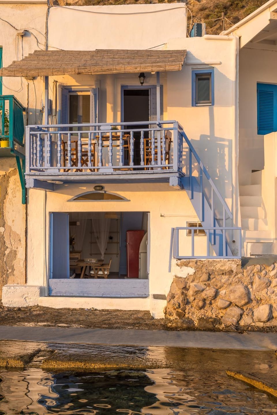 Blue Horizon Syrma House in Milos