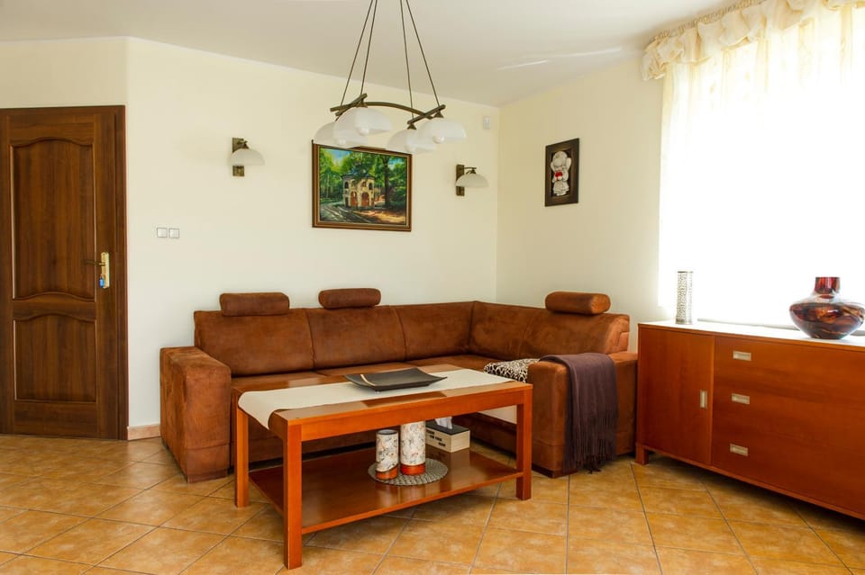 Living room, Other, Other, Other, Decorative detail, Decorative detail, Seating area, Dining area, towels, towels