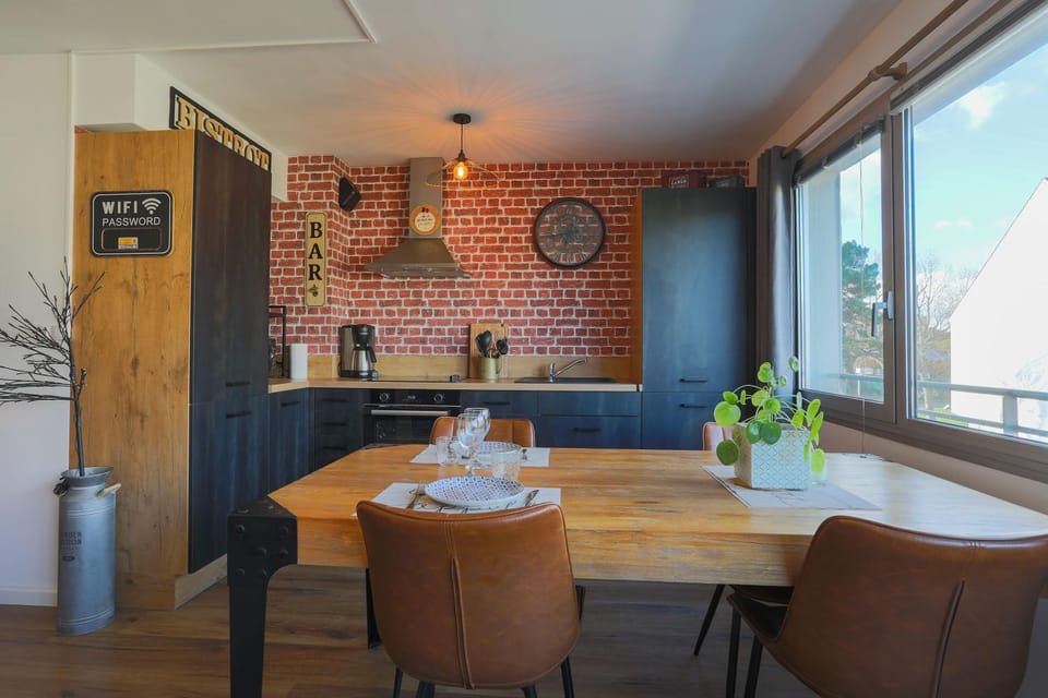 Property building, Kitchen or kitchenette, Living room